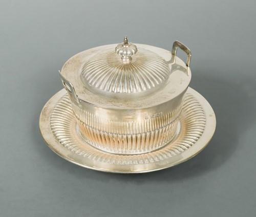 Lot 419 - A Victorian silver combination lidded butter dish and saucer