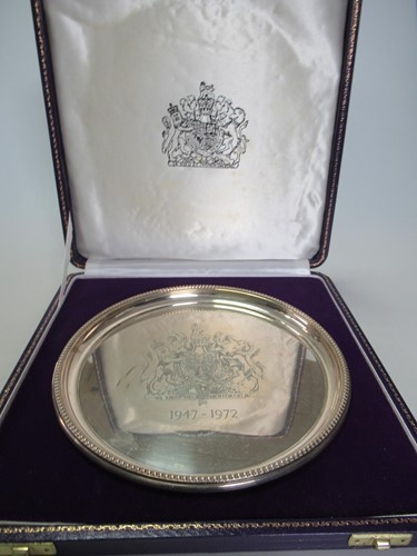 Lot 206 - A limited edition cased silver dish featuring...