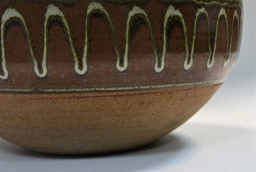 Lot 32 - A large Winchcombe Pottery stoneware bowl