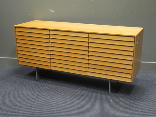 Lot 439 - A contemporary pale oak veneered sideboard, 73...