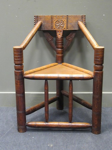 Lot 375 - An oak Turner's chair