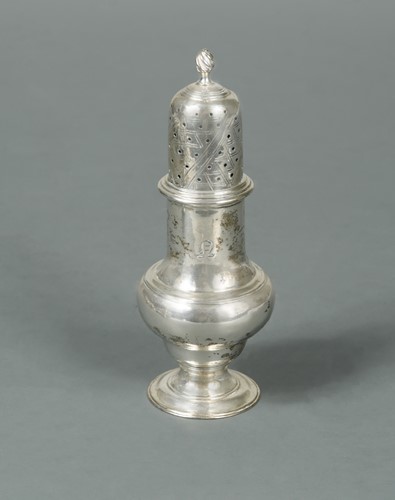 Lot 376 - An early George III 18th century silver spice caster