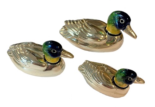 Lot 289 - A 20th century silver and enamel family of 3 miniature mallard ducks
