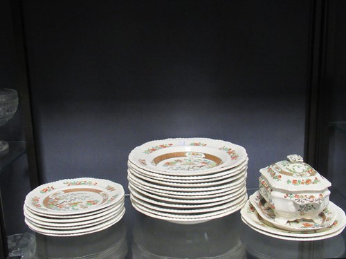Lot 64 - A Copeland Spode dinner service to include 10...