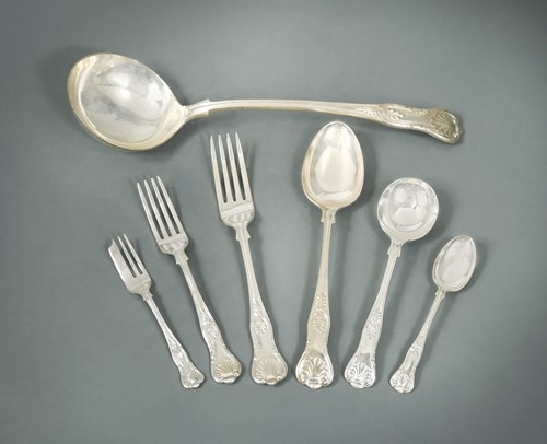 Lot 474 - A 142-piece set of 20th century silver cutlery and flatware with 2 additions