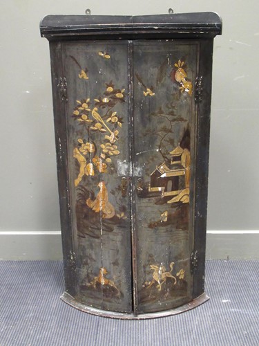 Lot 370 - An 18th century Chinoiserie bow front corner...