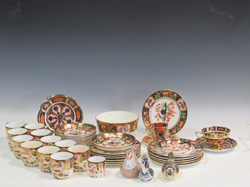 Lot 90 - A collection of Davenport and Derby Imari wares