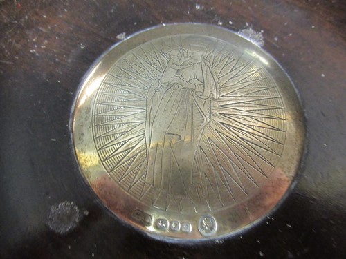 Lot 231 - A silver mounted mazer, the rim inscibed...