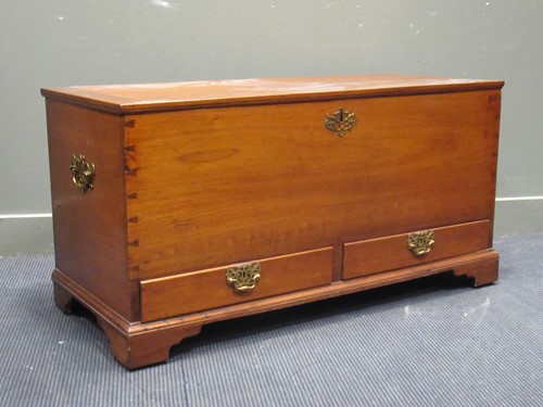 Lot 398 - A 19th century oak mule chest with hinged lid...