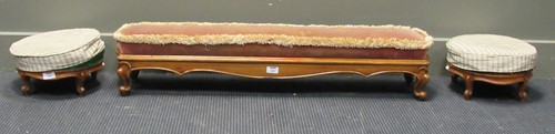 Lot 526 - A pair of 19th century walnut circular...