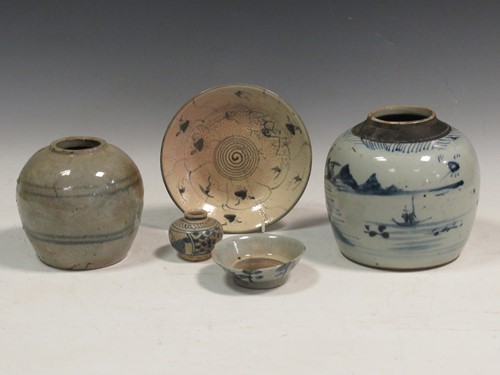 Lot 137 - A 19th century Chinese blue and white ginger...