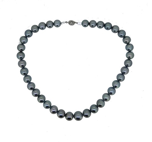 Lot 178 - A single row of Tahitian cultured pearls