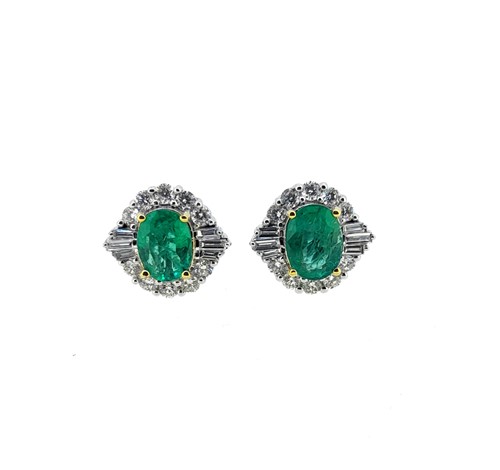 Lot 172 - A pair of emerald and diamond cluster ear studs
