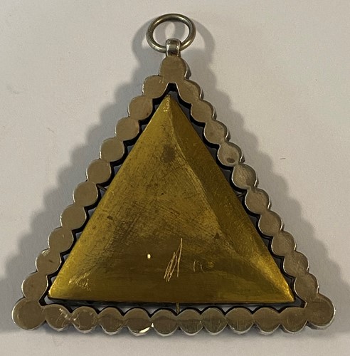 Lot 247 - A Georgian Masonic jewel, verso tests to at...