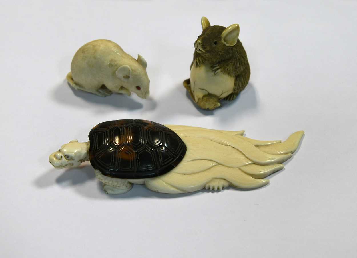 Lot 77 - A Japanese carved ivory rat and chick okimono, late Meiji Period, circa 1900