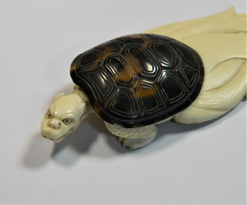 Lot 77 - A Japanese carved ivory rat and chick okimono, late Meiji Period, circa 1900