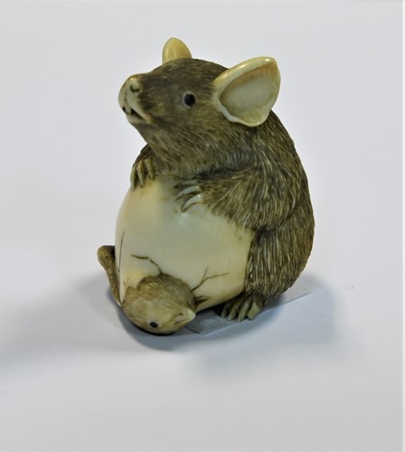 Lot 77 - A Japanese carved ivory rat and chick okimono, late Meiji Period, circa 1900