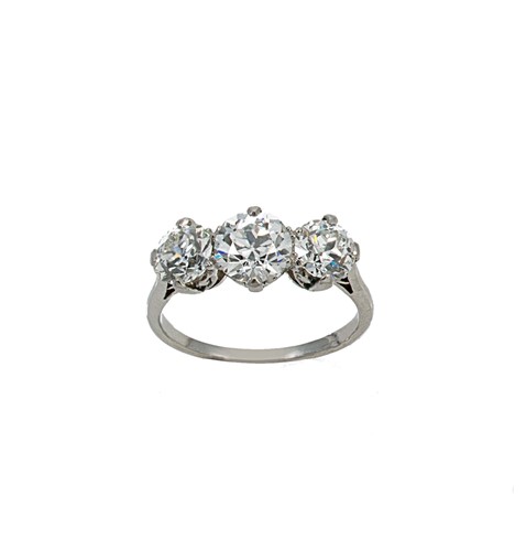 Lot 210 - A diamond three stone ring