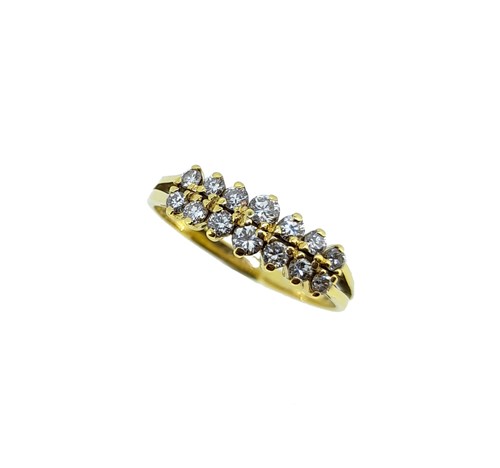 Lot 22 - An 18ct gold two row diamond ring
