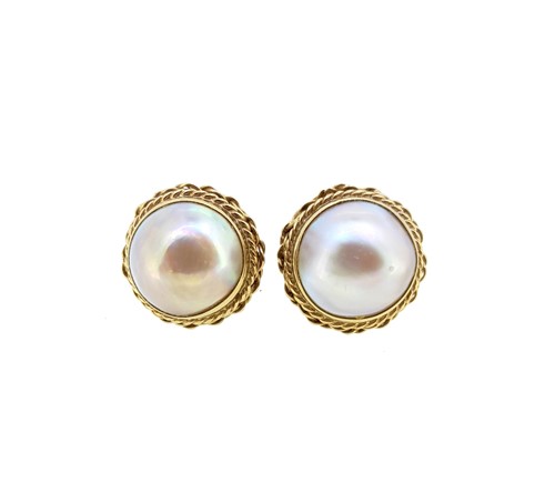 Lot 181 - A pair of mabé pearl ear studs