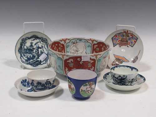 Lot 71 - Two 18th century English porcelain teabowls...