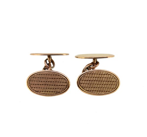 Lot 110 - A pair of 9ct gold cufflinks