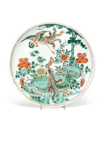 Lot 96 - A Chinese famille verte porcelain phoenix dish, Qing Dynasty, Kangxi (1662-1722)