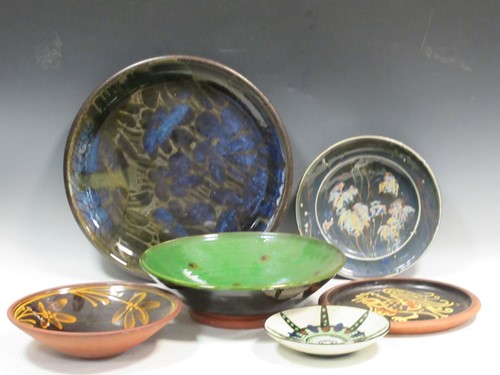 Lot 10 - A collection of 20th century studio pottery...