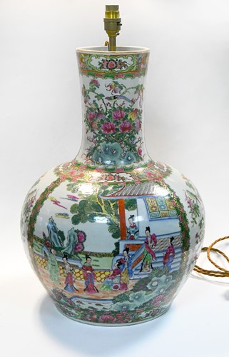 Lot 6 - A Chinese large famille rose porcelain vase, modern