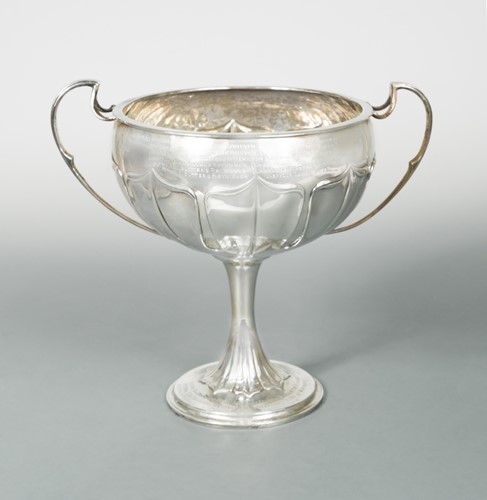 Lot 438 - An Edward VII Art Nouveau style silver trophy cup