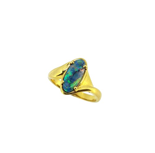 Lot 53 - A black opal ring