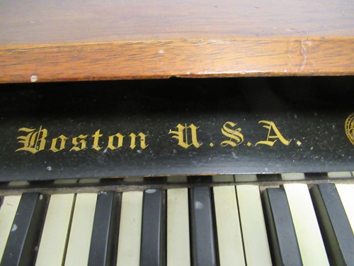 Lot 224 - An early 20th century busker's organ