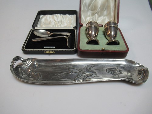 Lot 347 - Two silver ashtrays, a cased silver spoon and...
