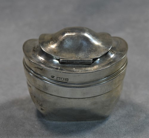 Lot 446 - An Edward VII silver tea caddy