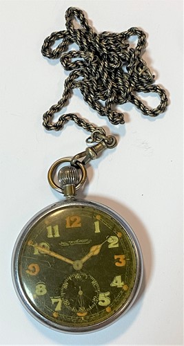 Lot 314 - A Jaeger LeCoultre WW2 military issue...
