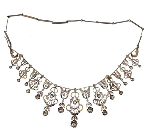 Lot 201 - A 19th century Ottoman Turkish diamond centrepiece necklet and ear pendants en suite