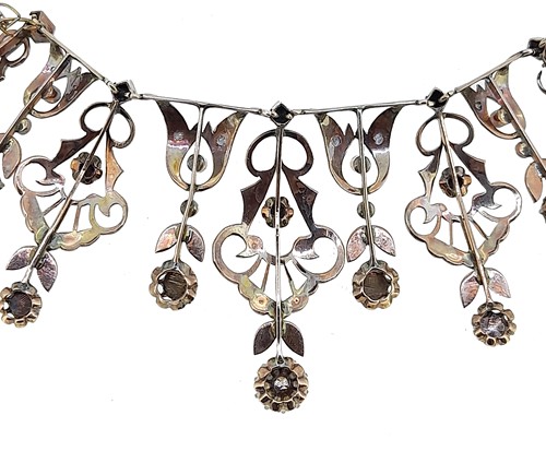 Lot 201 - A 19th century Ottoman Turkish diamond centrepiece necklet and ear pendants en suite