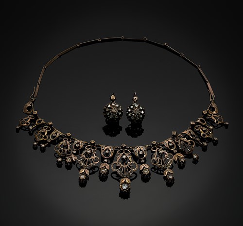 Lot 201 - A 19th century Ottoman Turkish diamond centrepiece necklet and ear pendants en suite
