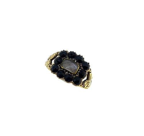 Lot 89 - A Georgian memorial ring