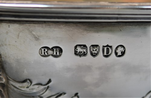 Lot 412 - A Victorian silver punch bowl