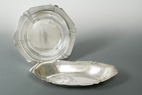 Lot 341 - Two early 20th century American metalwares silver bowls