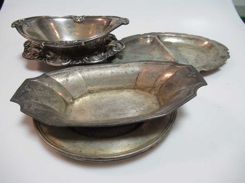 Lot 342 - A collection of American metalware silver...