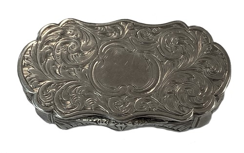 Lot 286 - A Victorian silver vinaigrette, mark of Nathaniel Mills