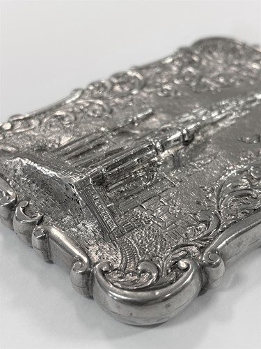 Lot 282 - A Victorian silver 'Castle Top' style hinged card case, mark of Nathaniel Mills