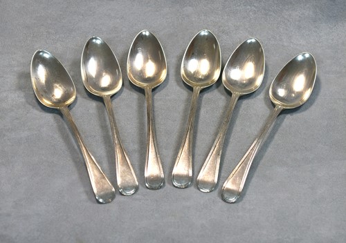 Lot 375 - Six George III 18th century silver tablespoons