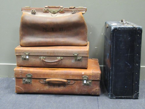 Lot 173 - A leather gladstone bag, two other leather...