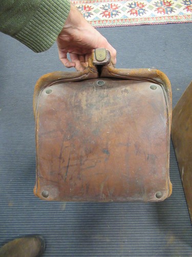 Lot 173 - A leather gladstone bag, two other leather...