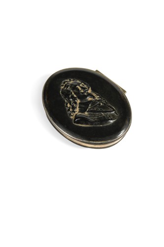 Lot 775 - A tortoiseshell oval snuff box, 18th century