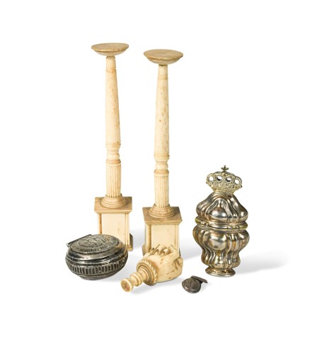 Lot 840 - A pair of turned ivory columns, 19th century
