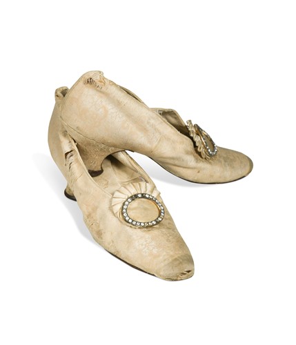 Lot 862 - A pair of ladies' silk shoes with paste buckles, 19th century